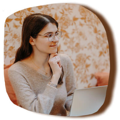 Coline Cazoulat, rédactrice web SEO français / anglais